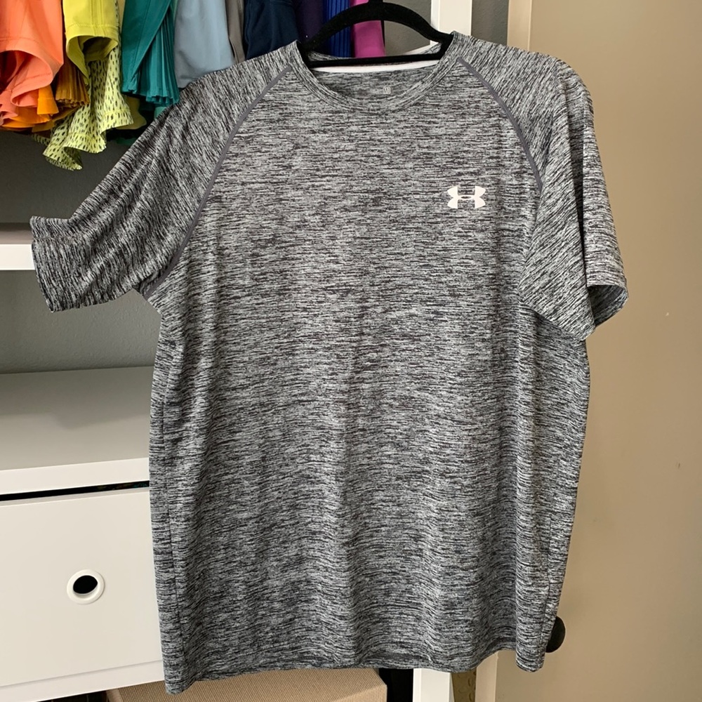 Under armour mens dry fit shirt M